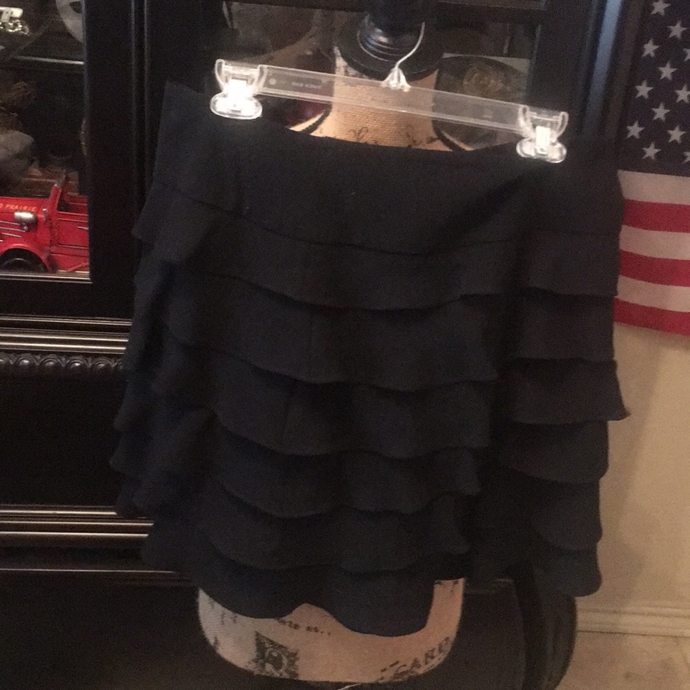 LuLu Alexander Black Skirt with ruffles
